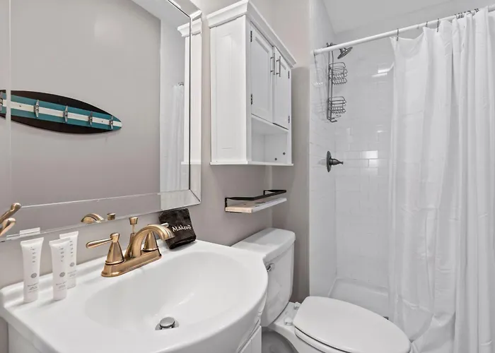 Full Duplex, Includes Both Sides W/ Private Pool Steps From Gulf Shores