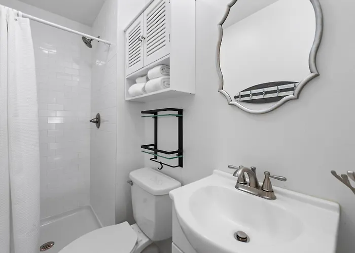 Holiday home Full Duplex, Includes Both Sides W/ Private Pool Steps From *