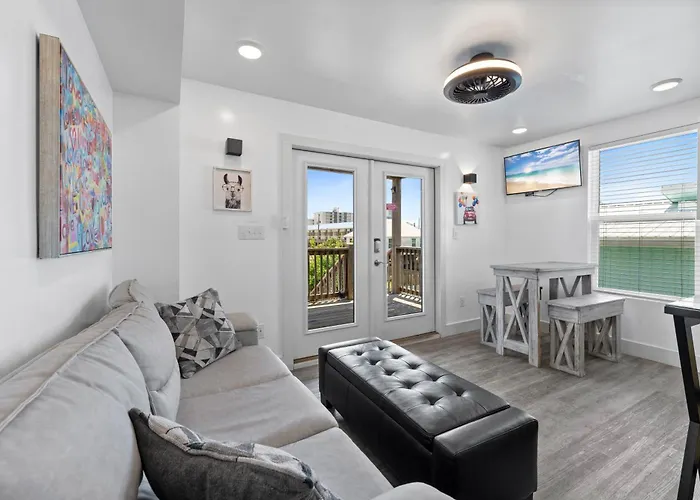 Full Duplex, Includes Both Sides W/ Private Pool Steps From