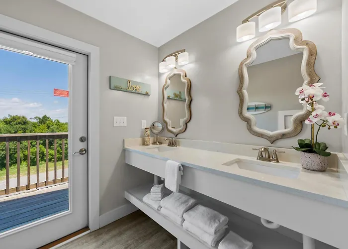 Full Duplex, Includes Both Sides W/ Private Pool Steps From Gulf Shores