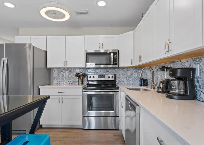 Holiday home Full Duplex, Includes Both Sides W/ Private Pool Steps From Gulf Shores